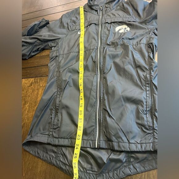 Nike Iowa Hawkeyes Women’s Small Thin Jacket - Picture 7 of 7
